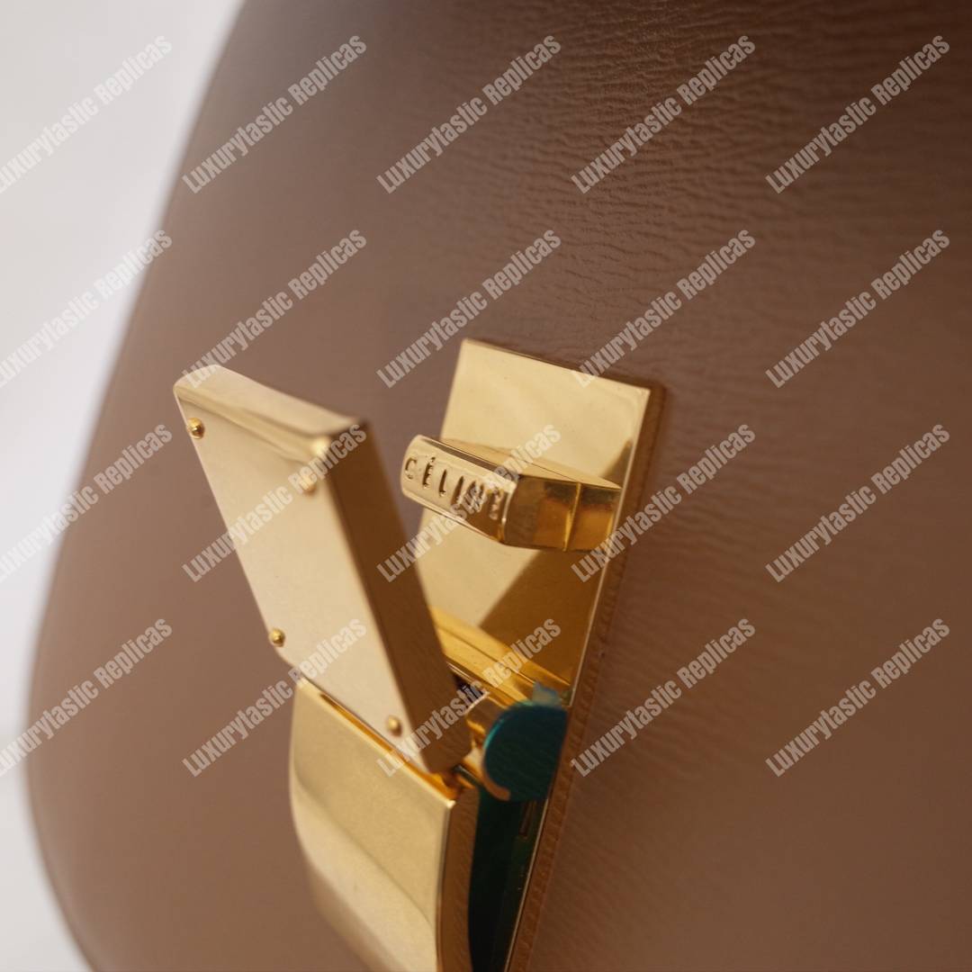 Ce**e medium classic bag in box calfskin camel