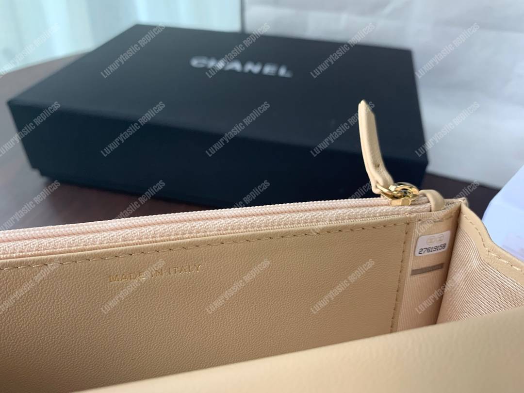 Ch*el 19 wallet on chain beige