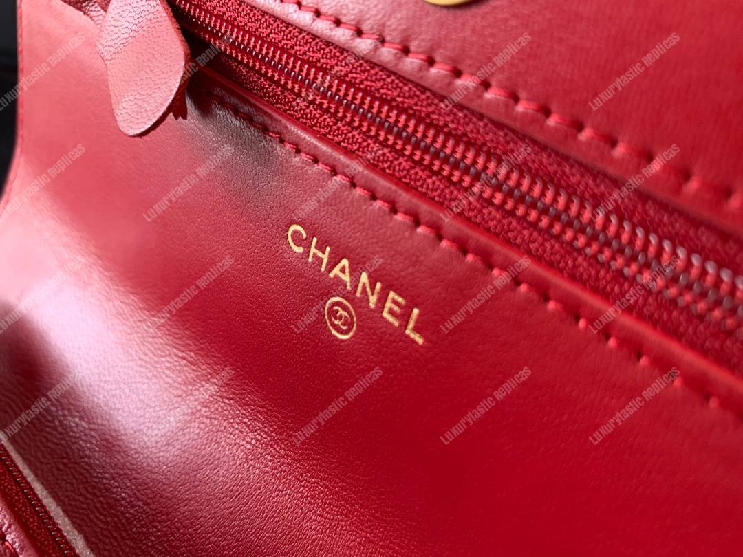 Ch*el 19 wallet on chain red