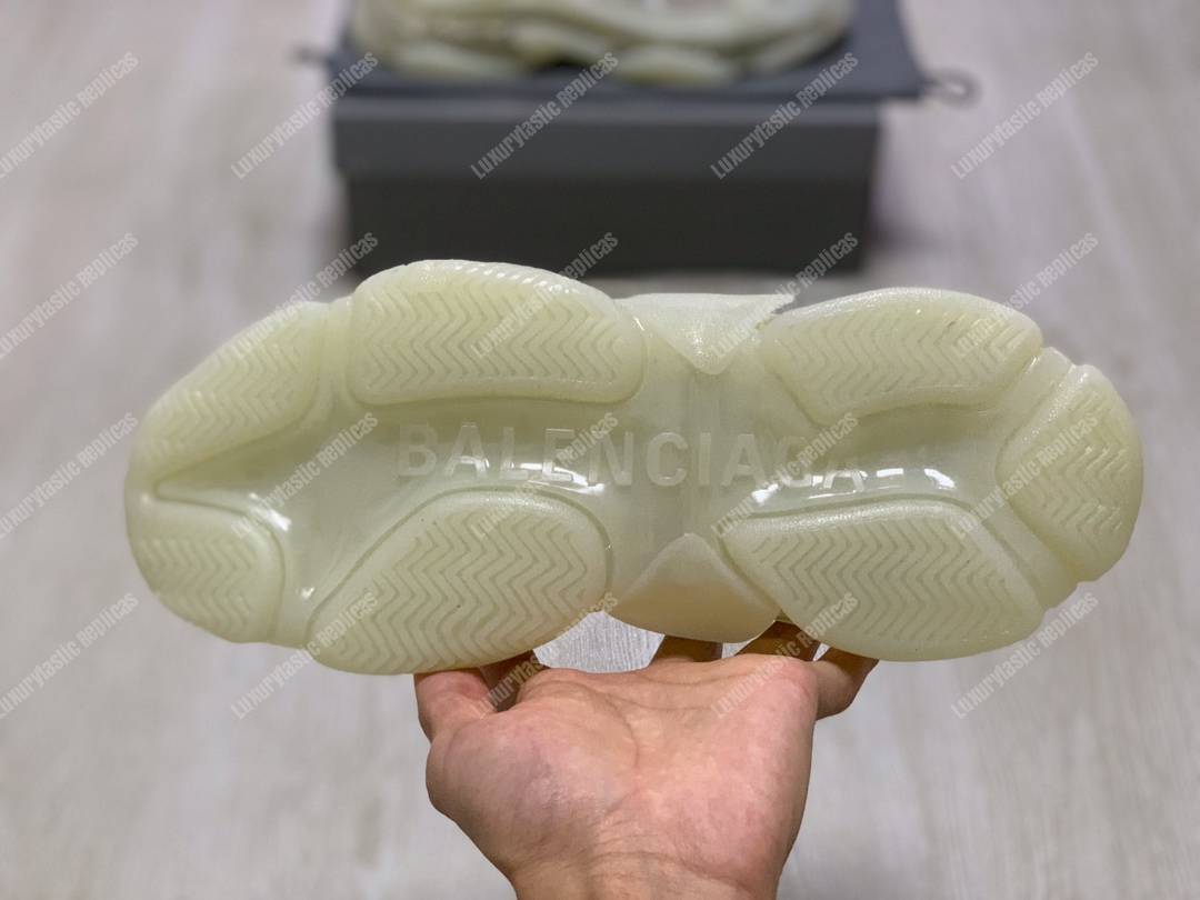 Ba*len*cia*ga triple s clear sole white