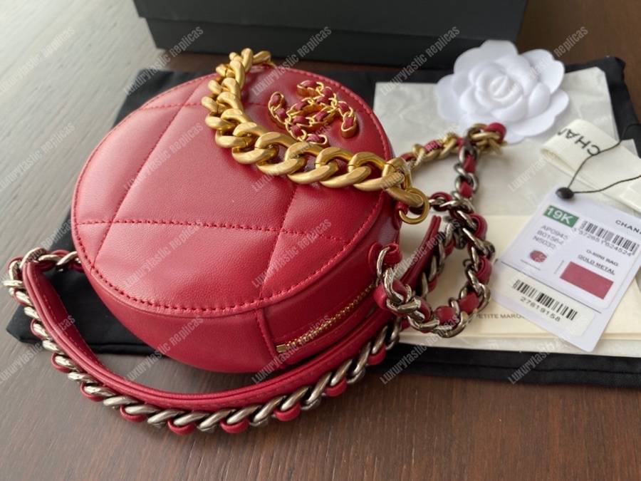 Ch*el 19 clutch with chain red