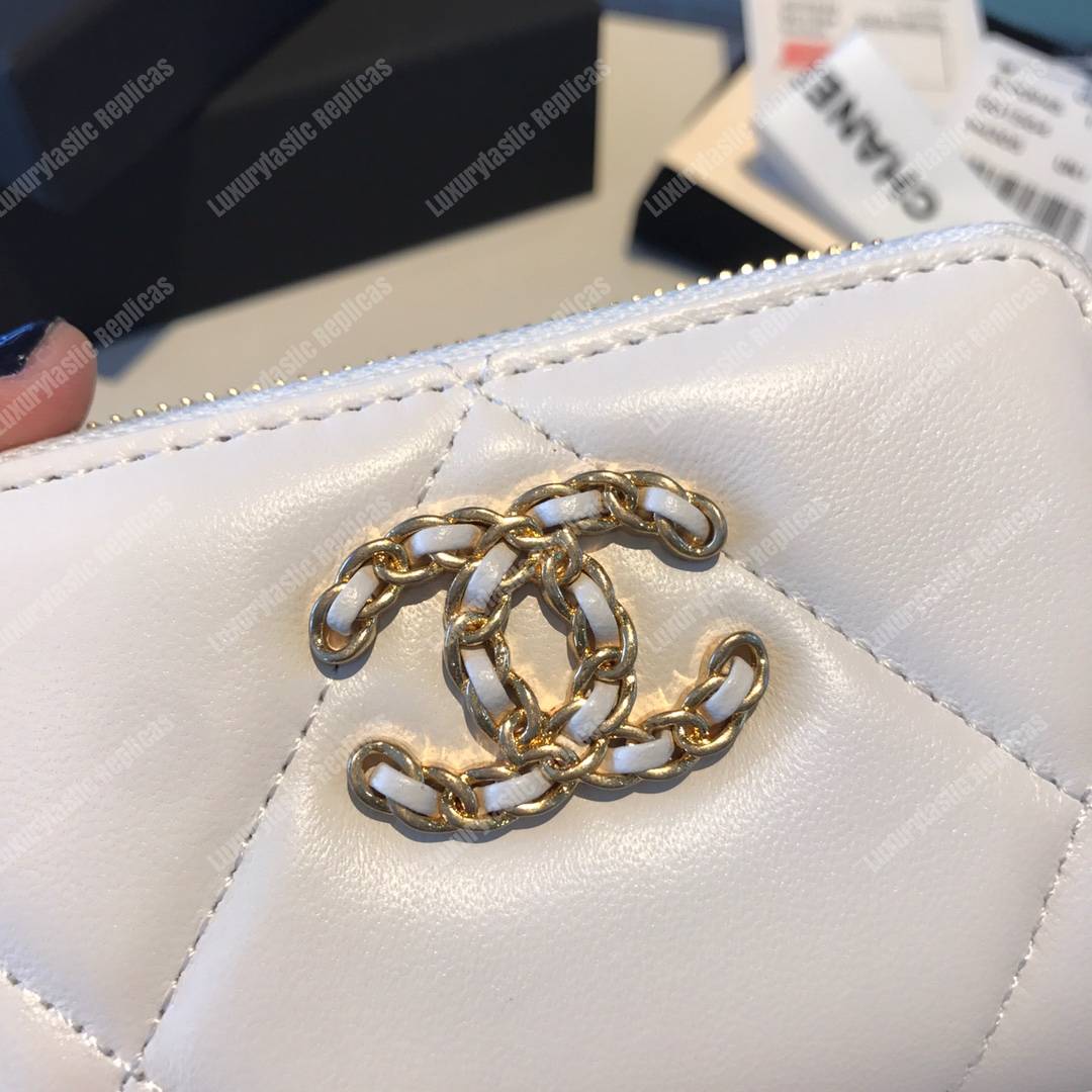 Ch*el 19 zipped coin purse white