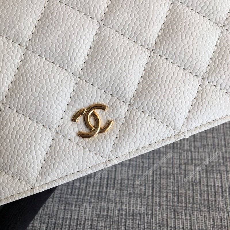 Ch*el wallet on chain – woc classic caviar gold-toned metal white