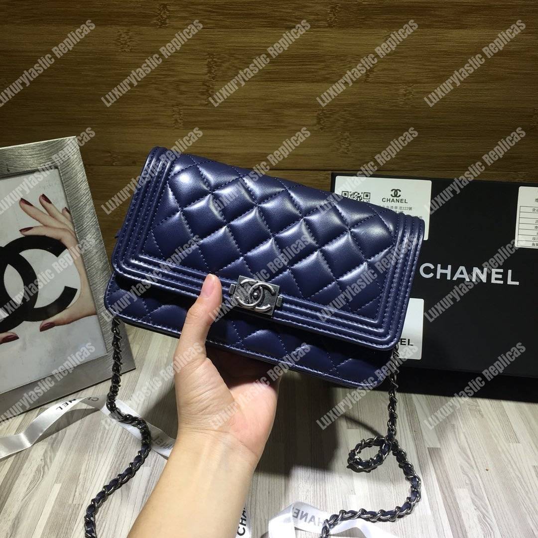Ch*el le boy wallet on chain – woc dark blue quilted lambskin silver-toned