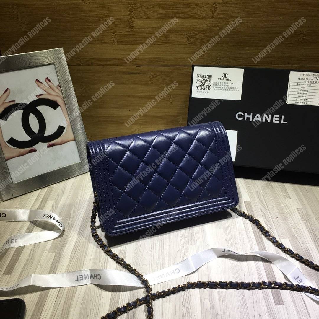 Ch*el le boy wallet on chain – woc dark blue quilted lambskin gold-toned