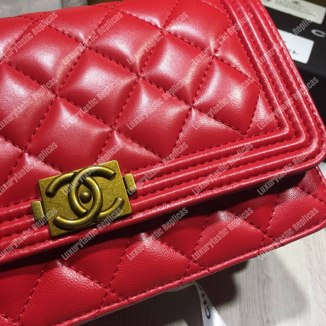 Ch*el le boy wallet on chain – woc red quilted lambskin gold-toned