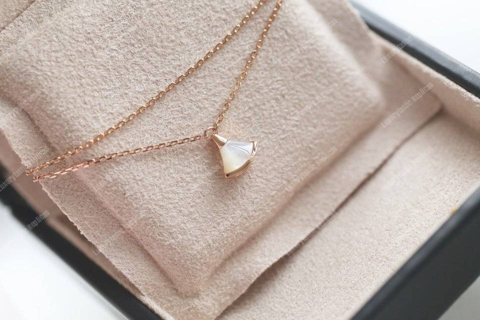 B*l*ai divina diva’s dream necklace white