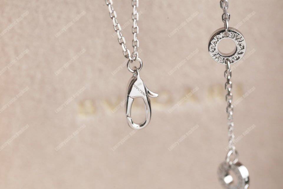 B*l*ai divina diva’s dream necklace white