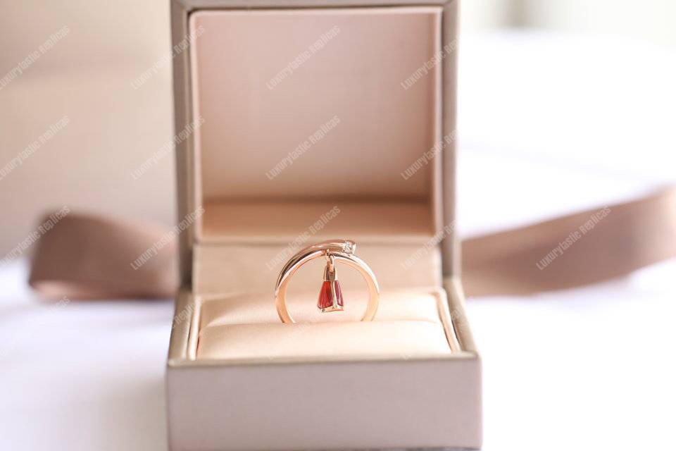 B*l*ai divas’ dream ring red