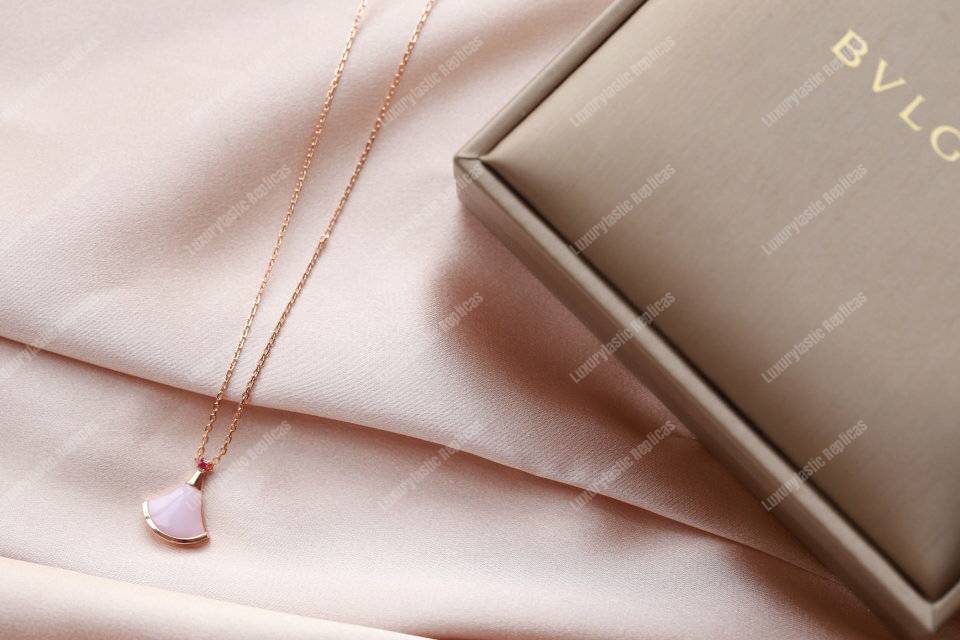 B*l*ai divas’ dream 1 diamond necklace powder pink