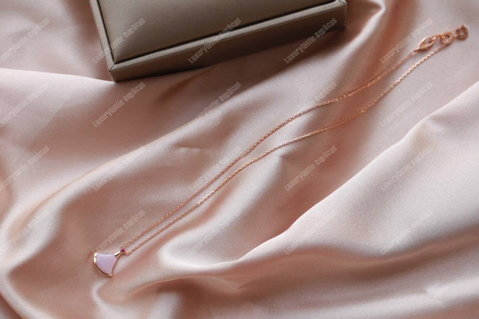 B*l*ai divas’ dream 1 diamond necklace powder pink