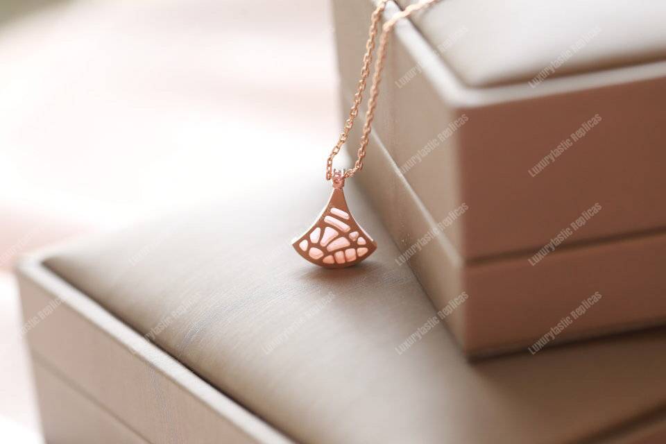 B*l*ai divas’ dream 1 diamond necklace powder pink