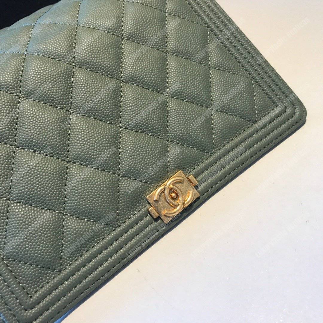 Ch*el le boy wallet on chain – woc pistachio caviar gold-toned