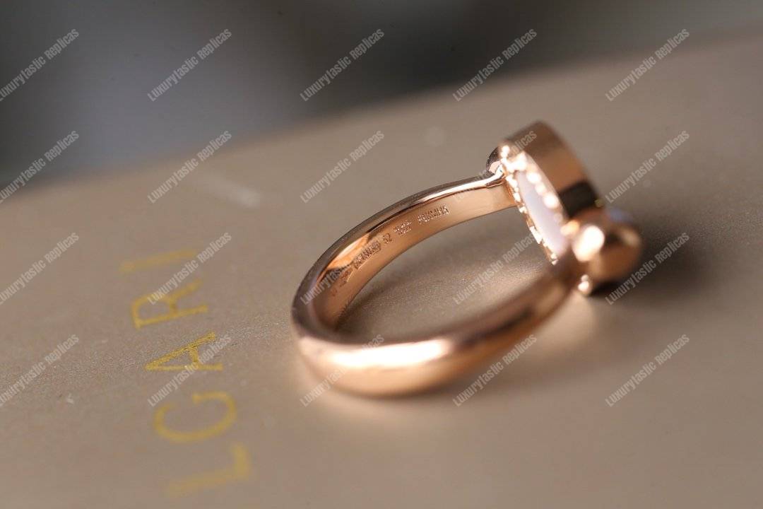 B*l*ai B*l*ai ring white