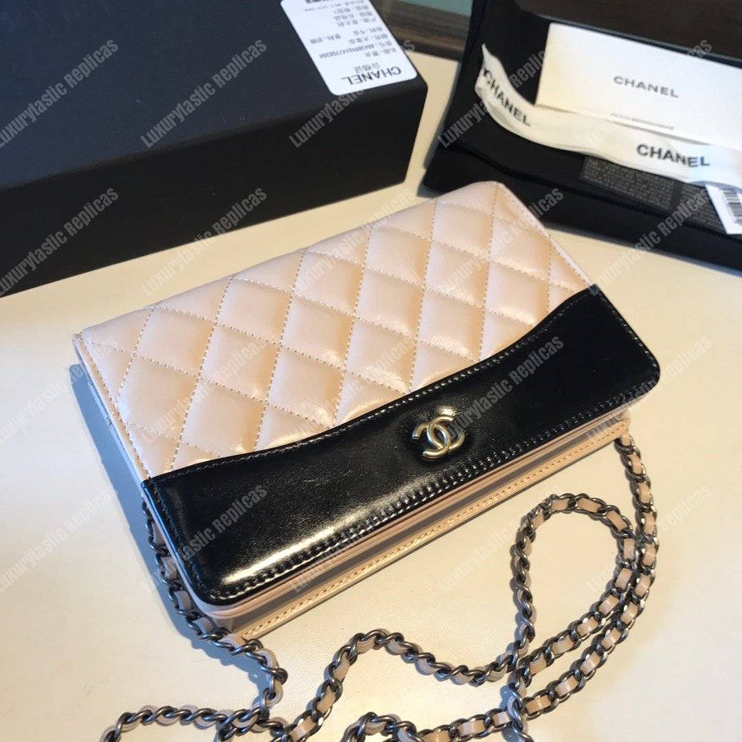 Ch*el wallet on chain – woc aged & smooth calfskin white
