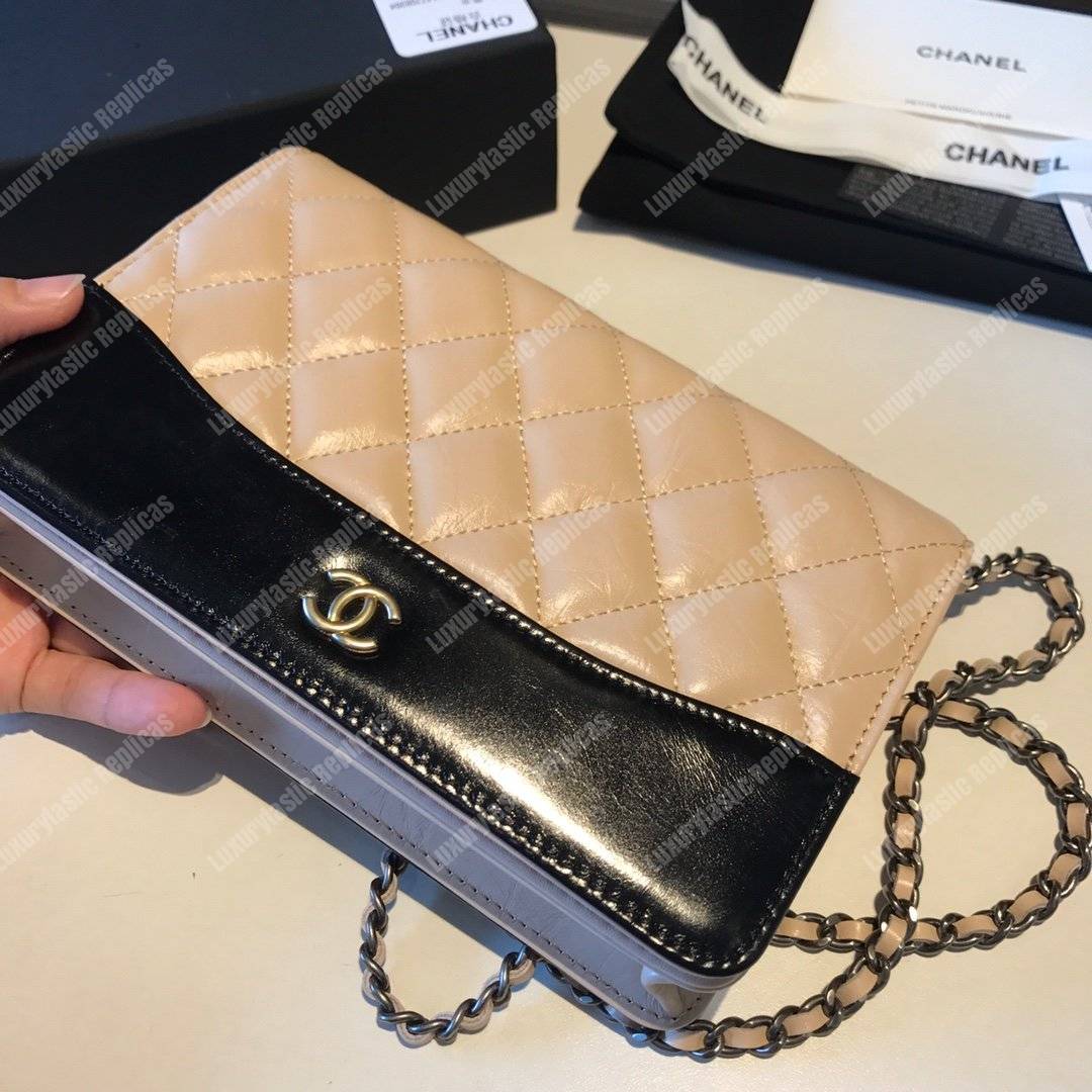 Ch*el wallet on chain – woc aged & smooth calfskin white