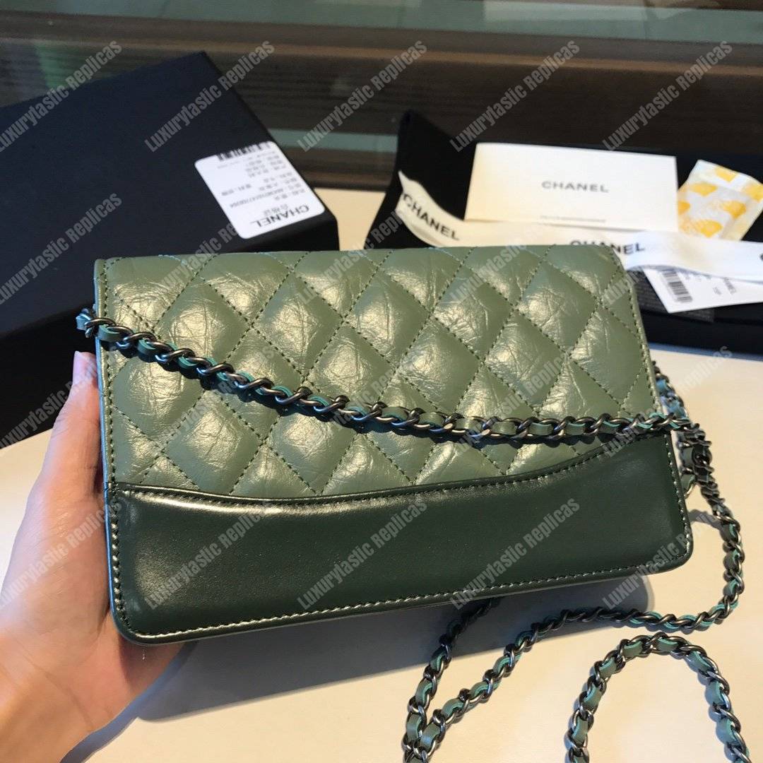 Ch*el wallet on chain – woc aged & smooth calfskin khaki green