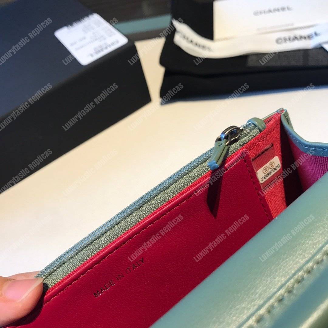 Ch*el wallet on chain – woc aged & smooth calfskin khaki green