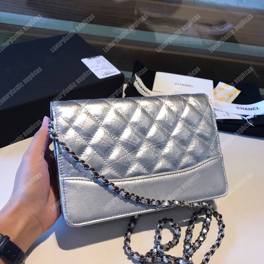 Ch*el wallet on chain – woc aged & smooth calfskin metallic silver