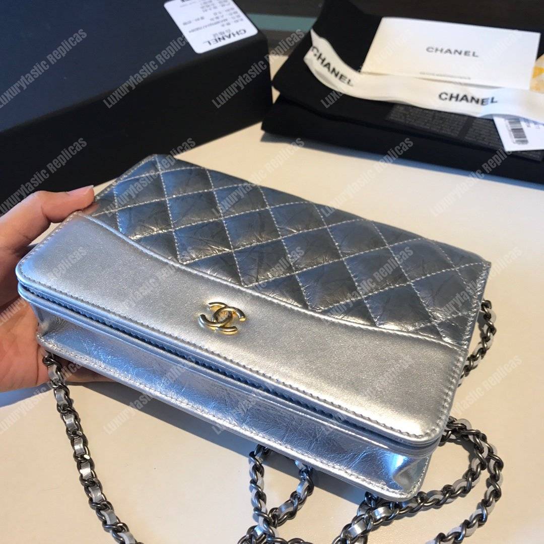 Ch*el wallet on chain – woc aged & smooth calfskin metallic silver