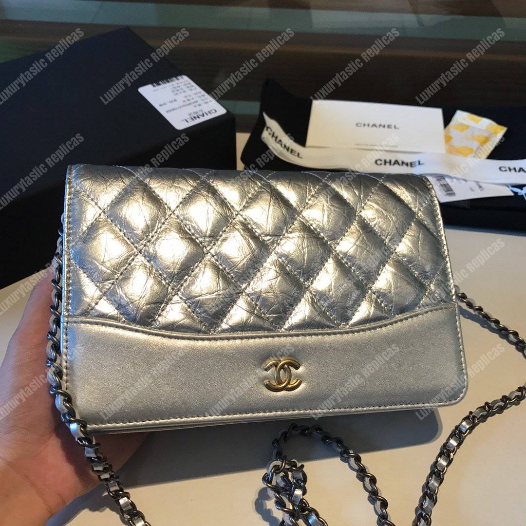 Ch*el wallet on chain – woc aged & smooth calfskin metallic silver