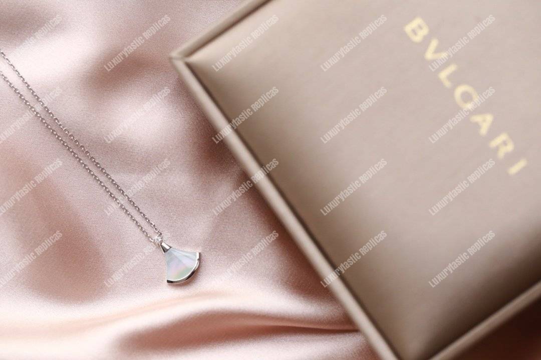 B*l*ai divas’ dream necklace white gold