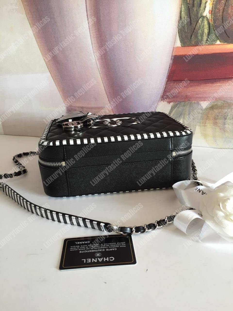 Ch*el large vanity case black