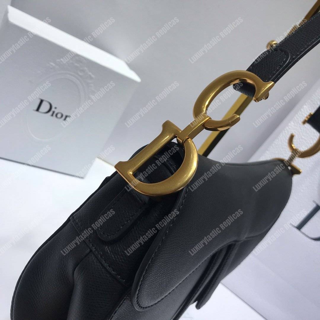 D*or saddle bag in black embossed grained calfskin