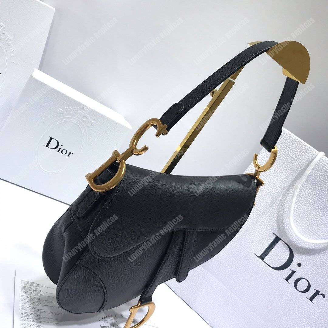D*or saddle bag in black embossed grained calfskin