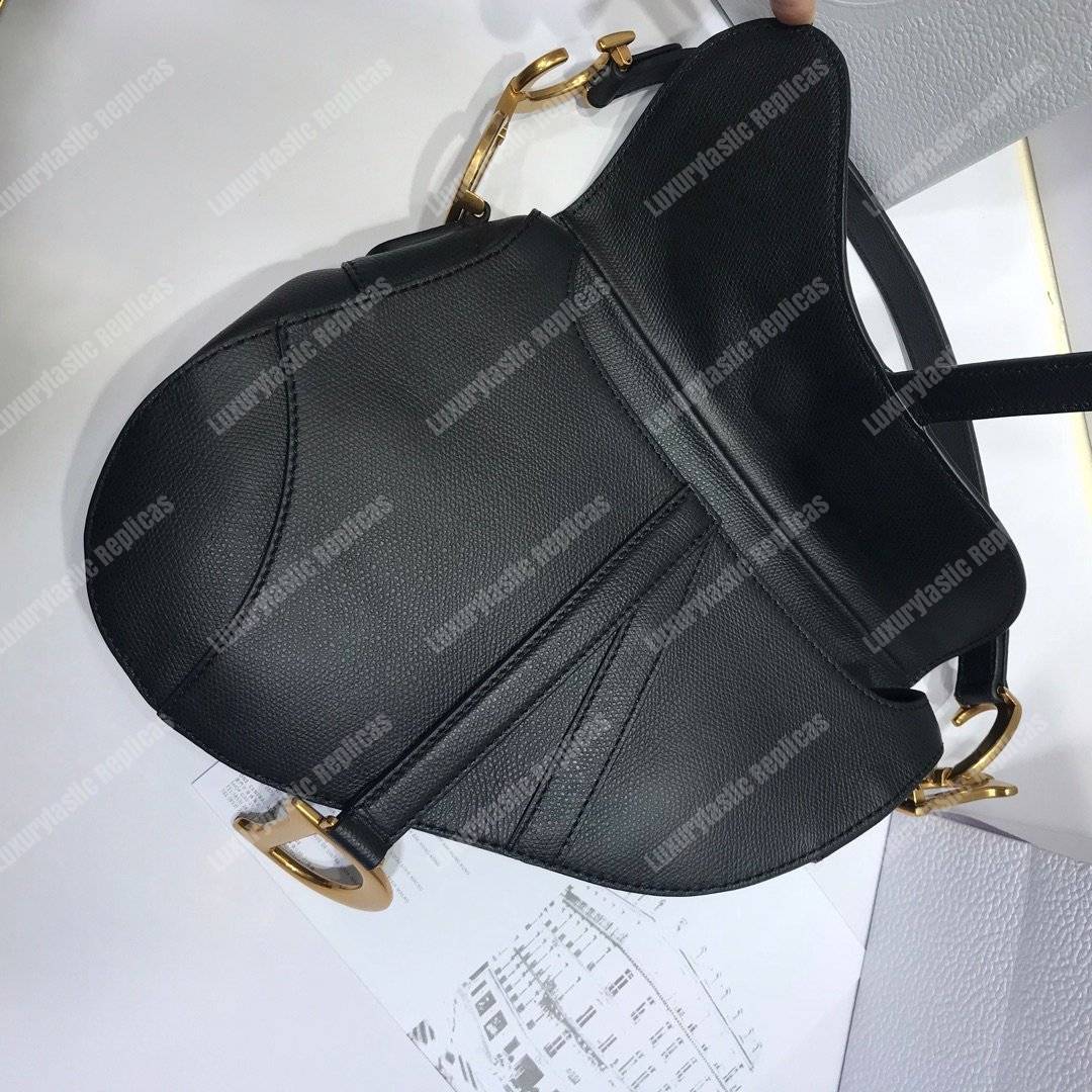 D*or saddle bag in black embossed grained calfskin