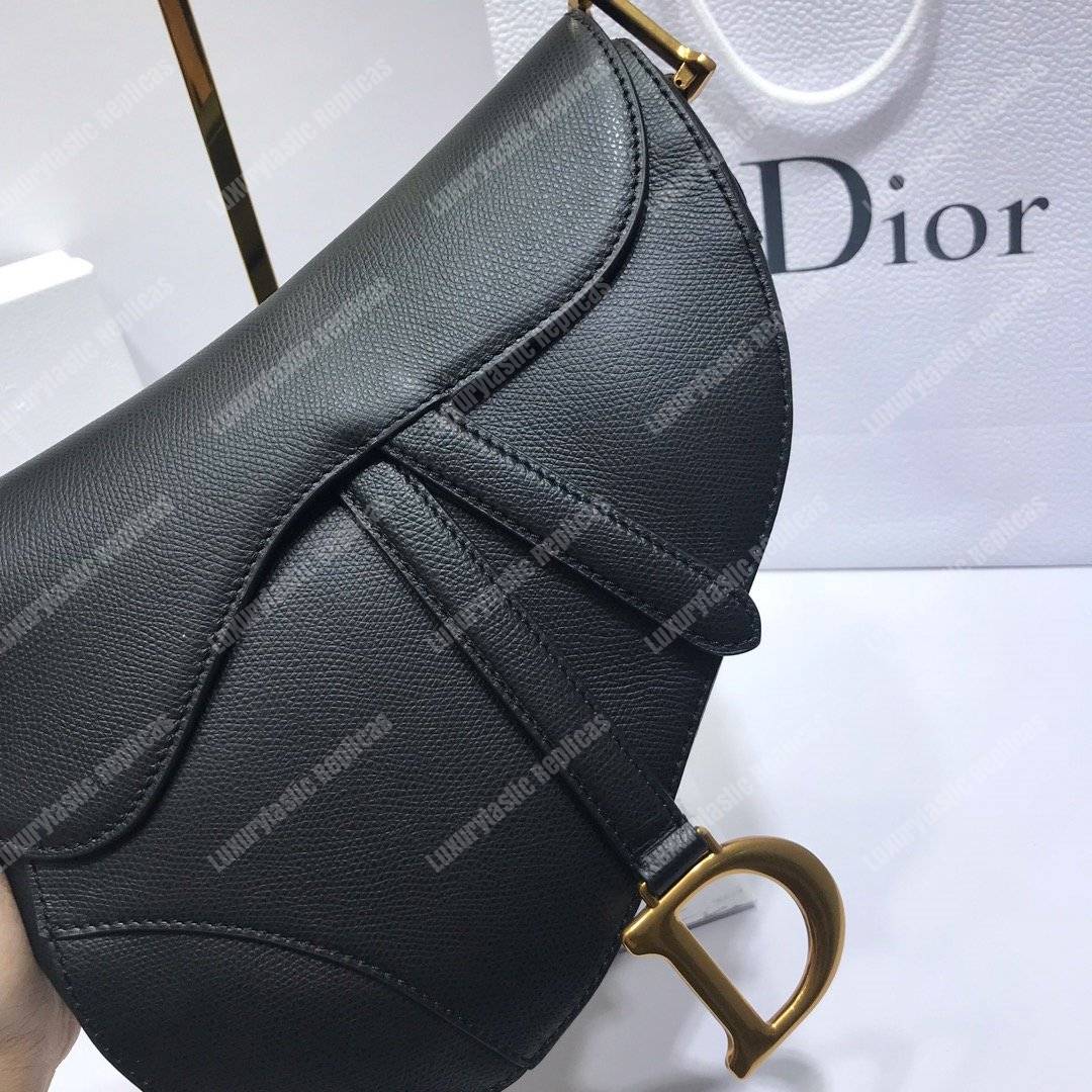 D*or saddle bag in black embossed grained calfskin