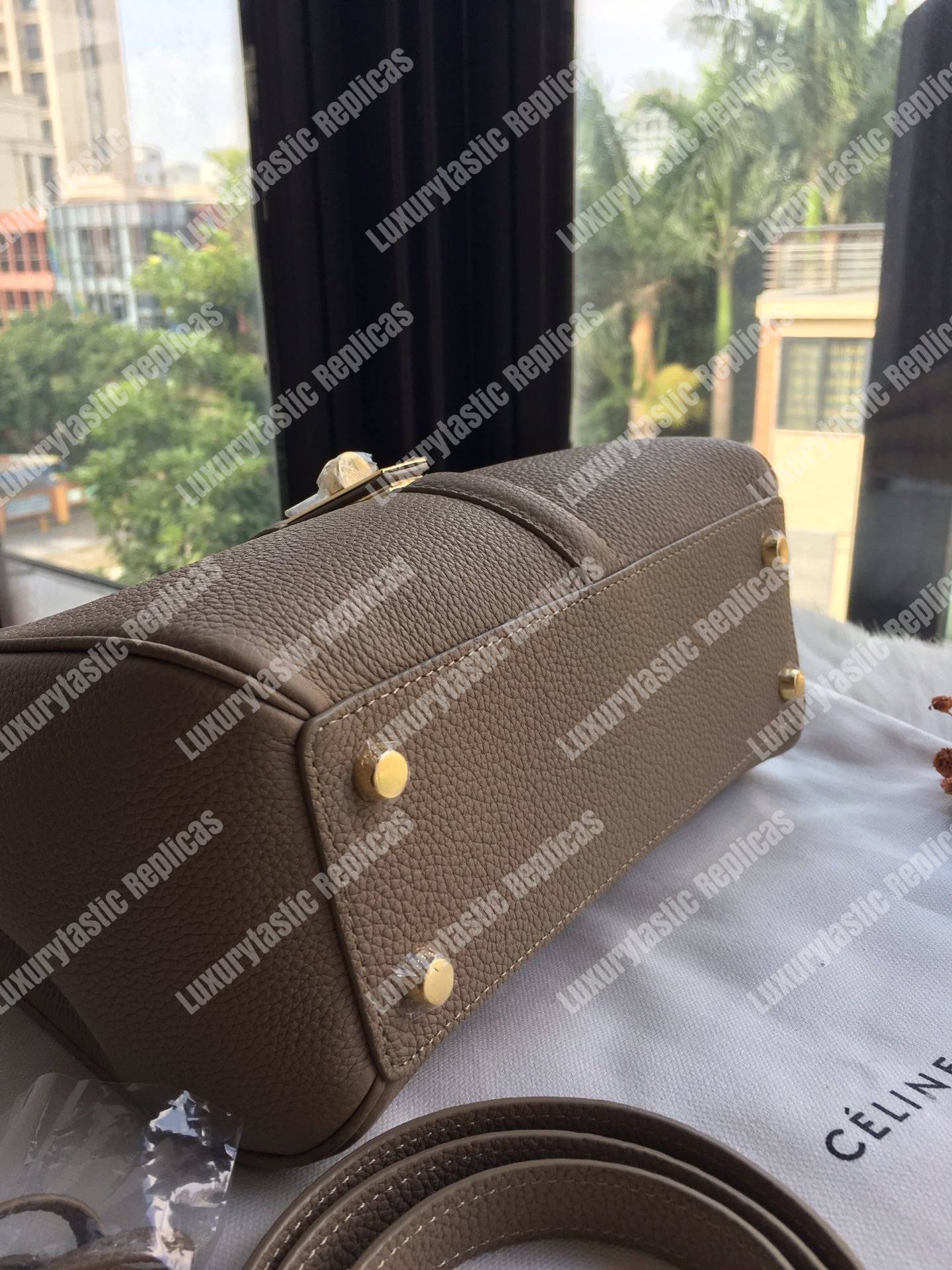 Ce**e small 16 bag in grained calfskin pebble