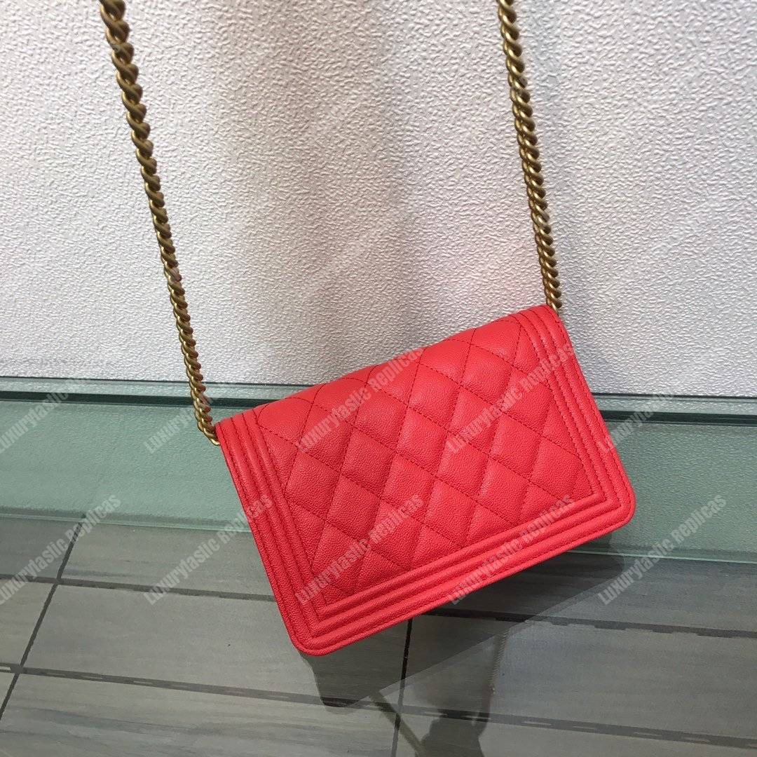 Ch*el le boy wallet on chain – woc grained calfskin gold-toned red