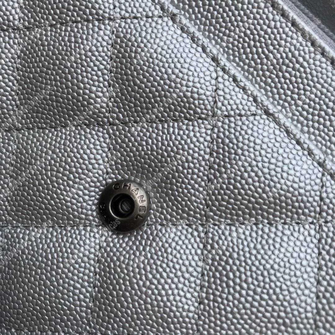 Ch*el le boy wallet on chain – woc white caviar silver-toned