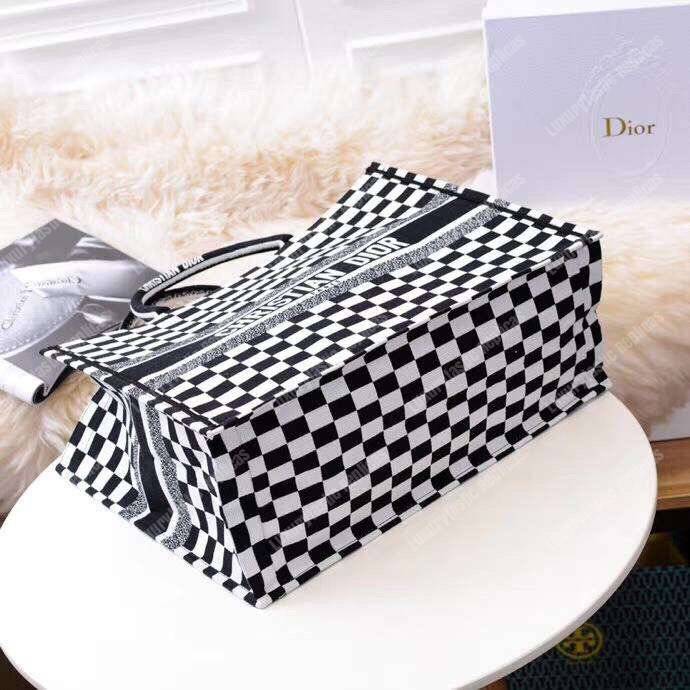 D*or book tote bag in black and white checkered canvas