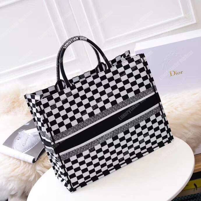 D*or book tote bag in black and white checkered canvas