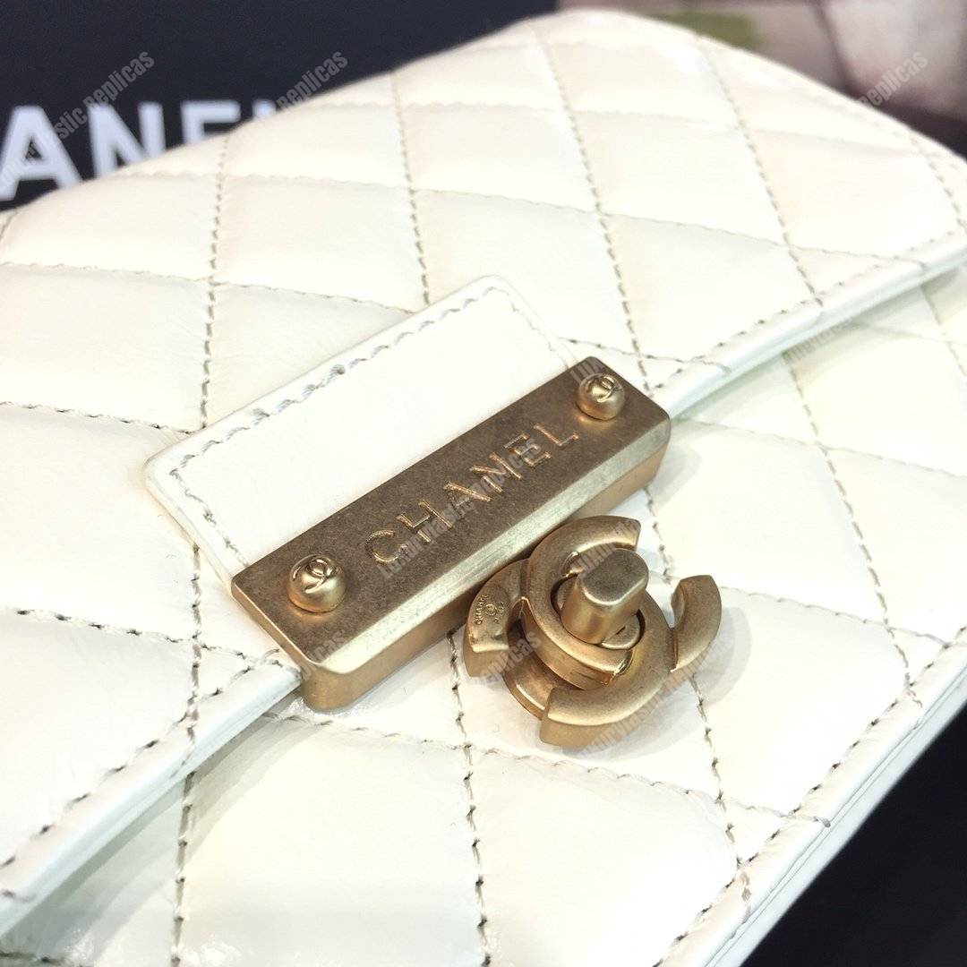 Ch*el wallet on chain – woc golden class calfskin white