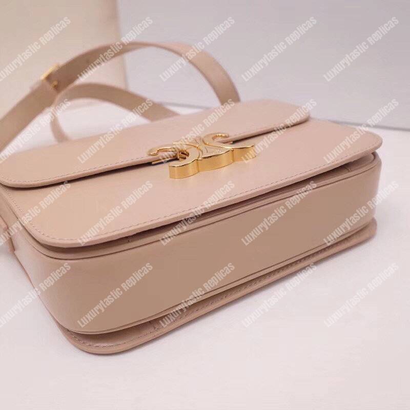 Ce**e medium triomphe bag in shiny calfskin nude