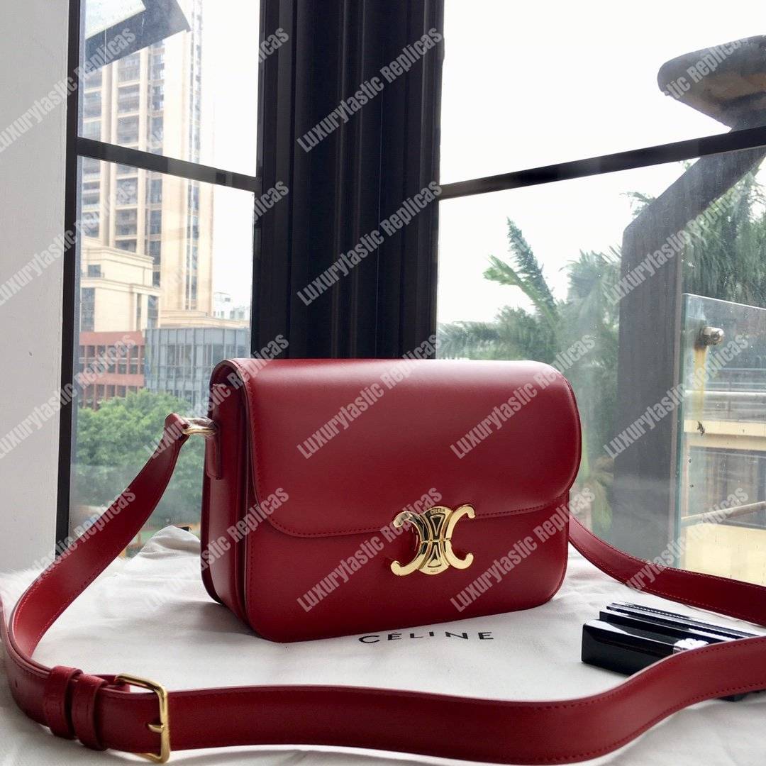 Ce**e medium triomphe bag in shiny calfskin red