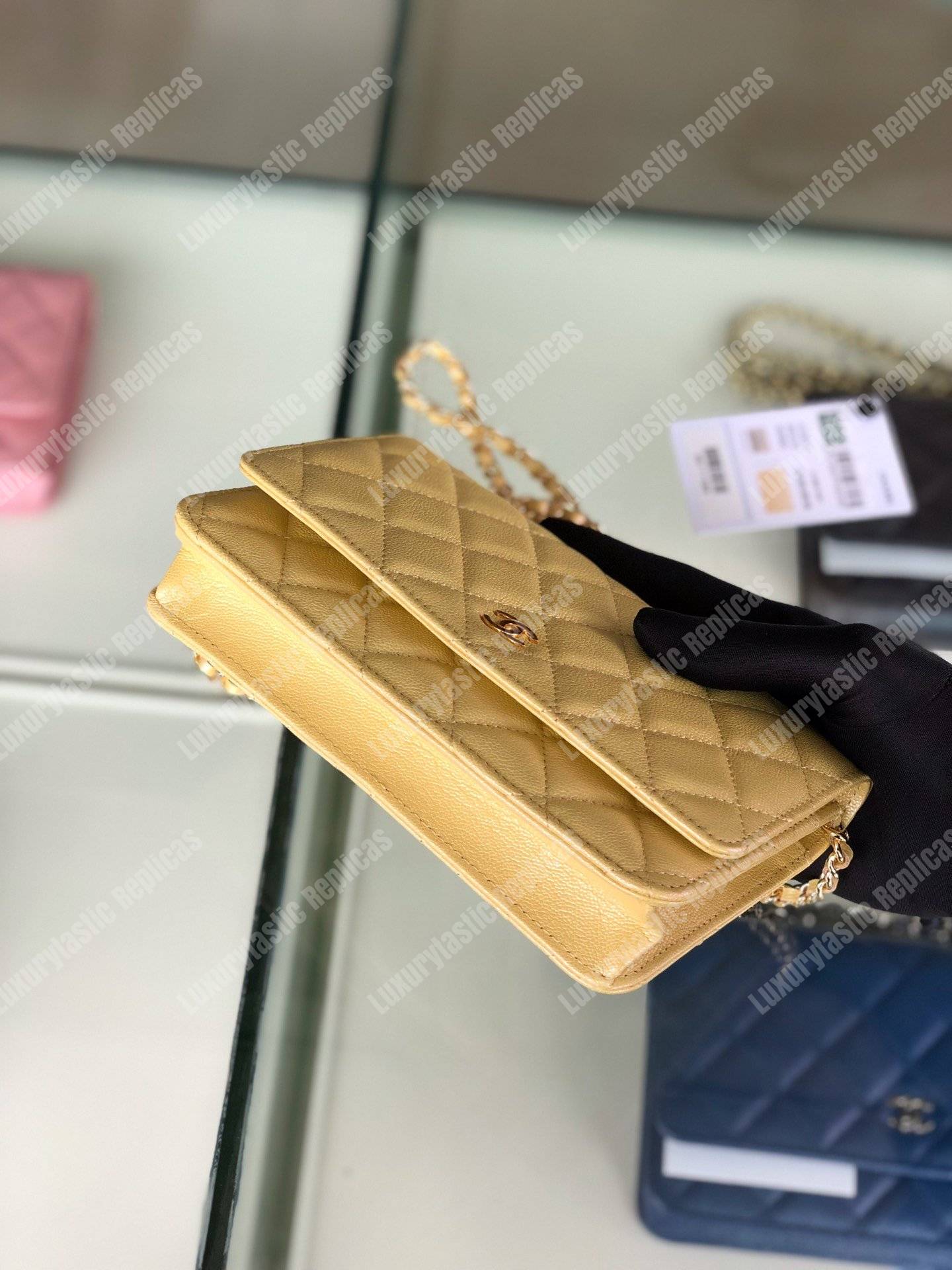 Ch*el wallet on chain – woc classic caviar gold-toned metal light yellow