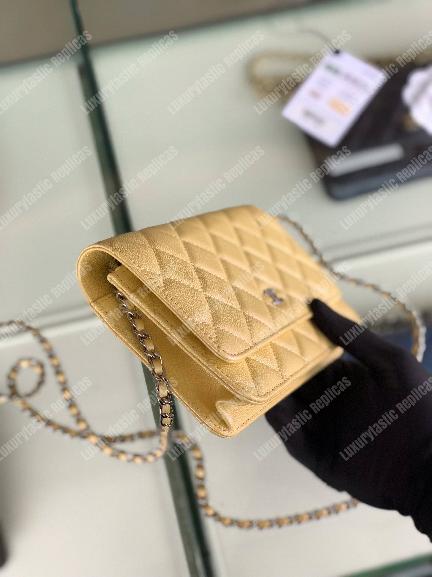Ch*el wallet on chain – woc classic caviar silver-toned metal light yellow