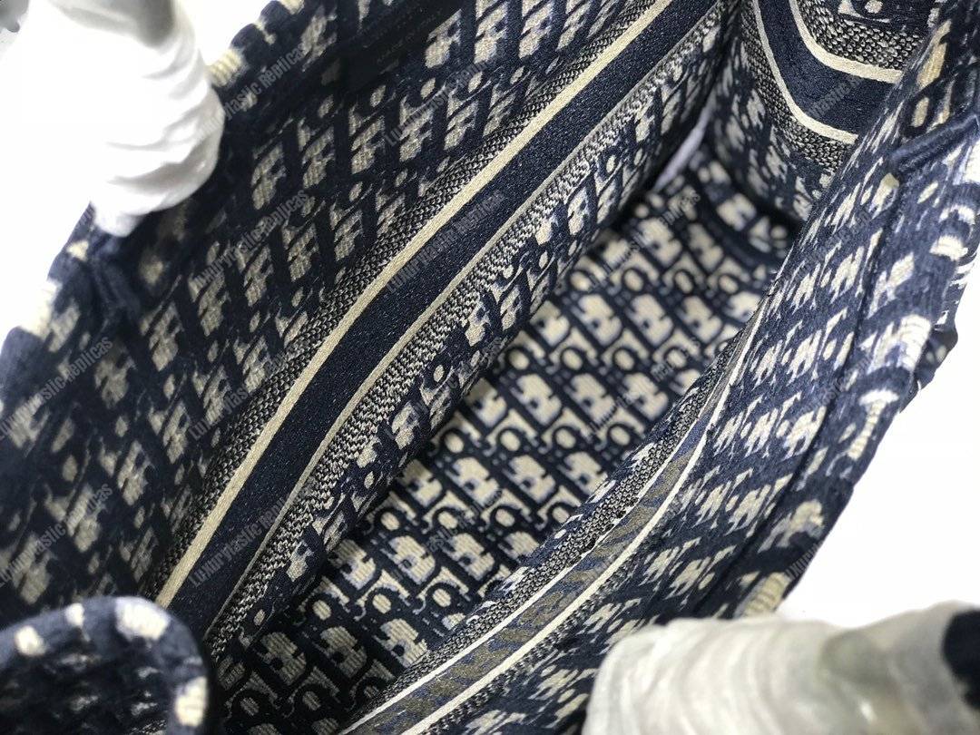 D*or book tote bag in embroidered canvas blue D*or oblique