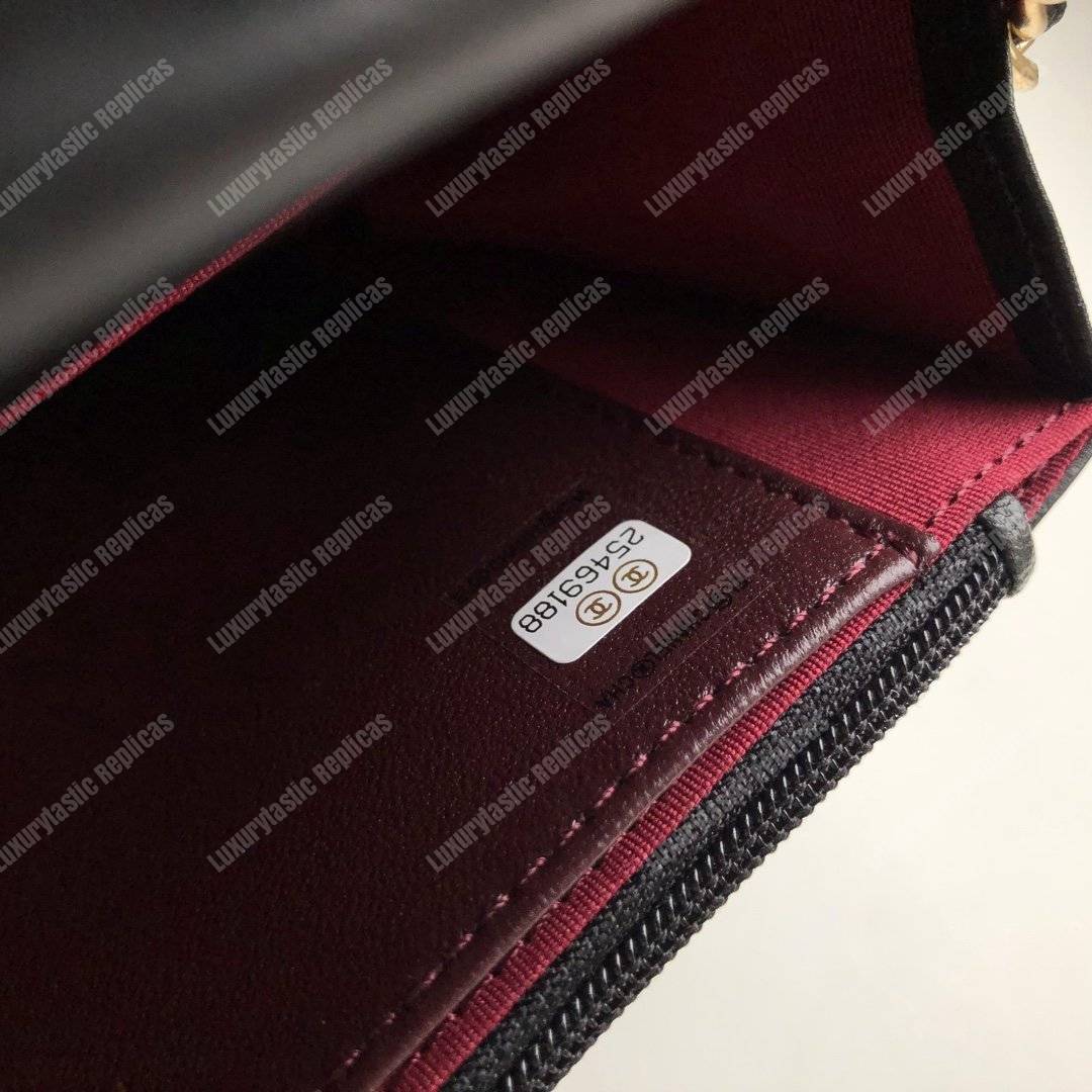 Ch*el wallet on chain – woc quilted lambskin black gold-toned