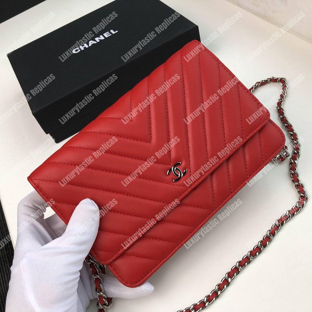 Ch*el wallet on chain – woc chevron lambskin red silver-toned