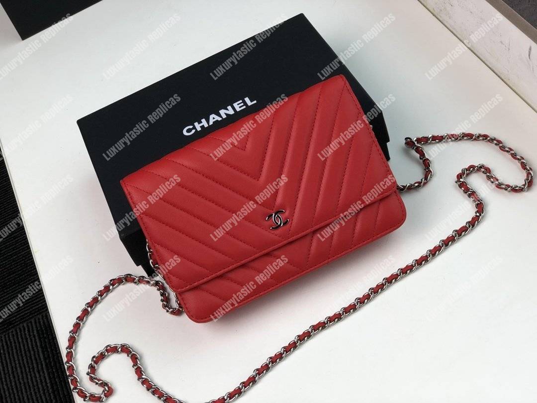 Ch*el wallet on chain – woc chevron lambskin red silver-toned