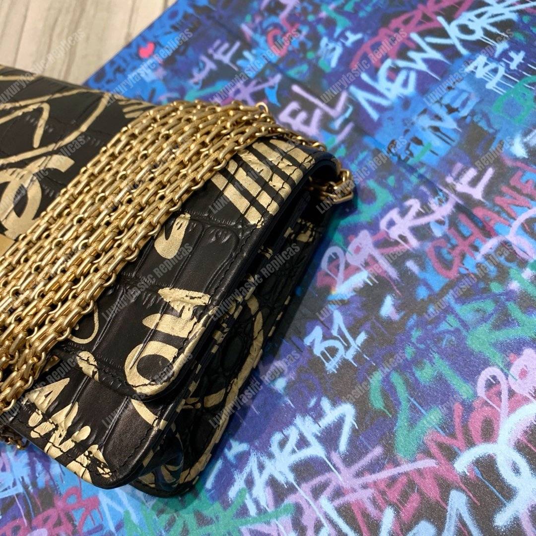 Ch*el wallet on chain – woc crocodile-embossed print gold-toned