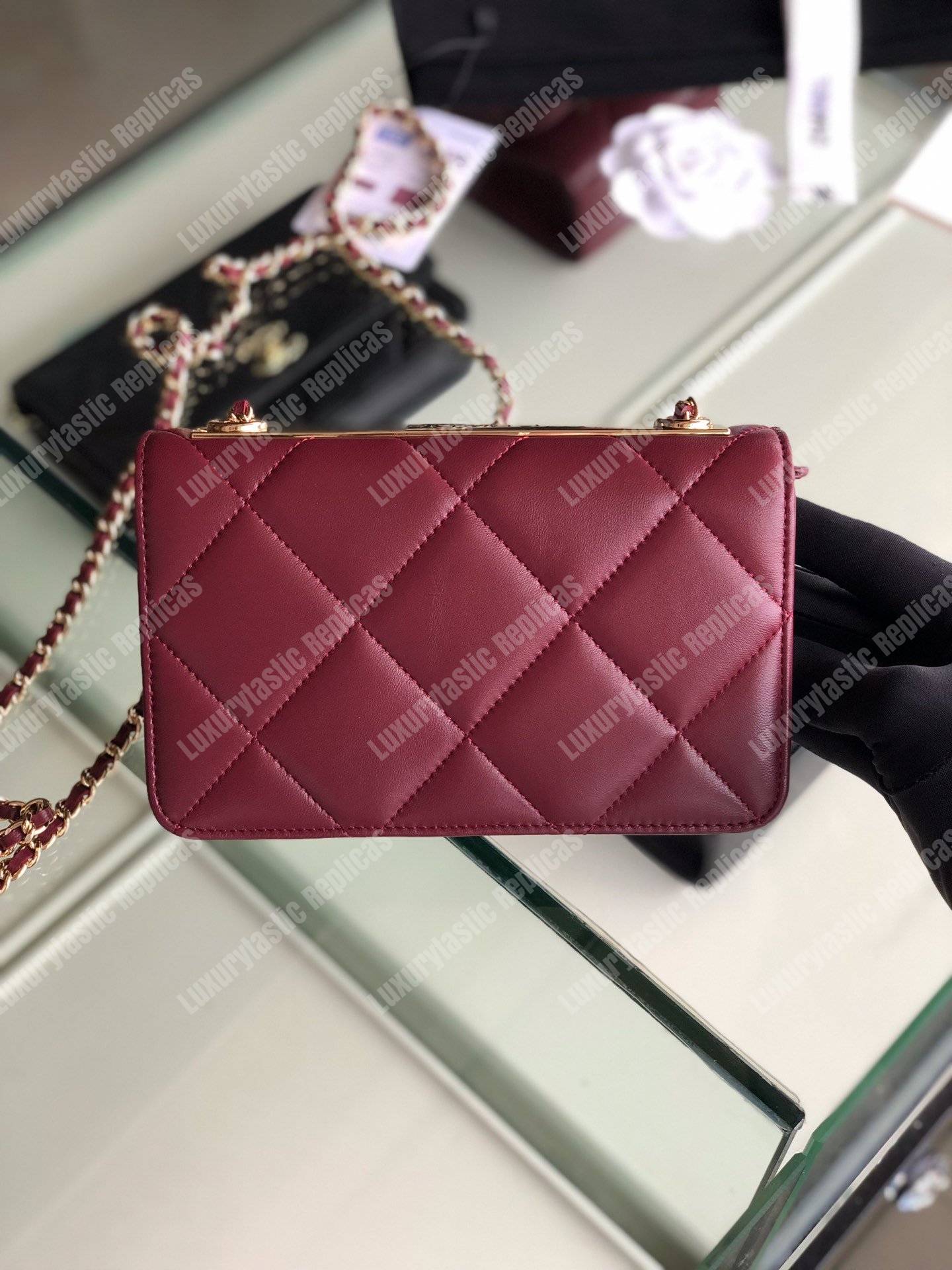 Ch*el wallet on chain – woc lambskin gold-toned metal maroon