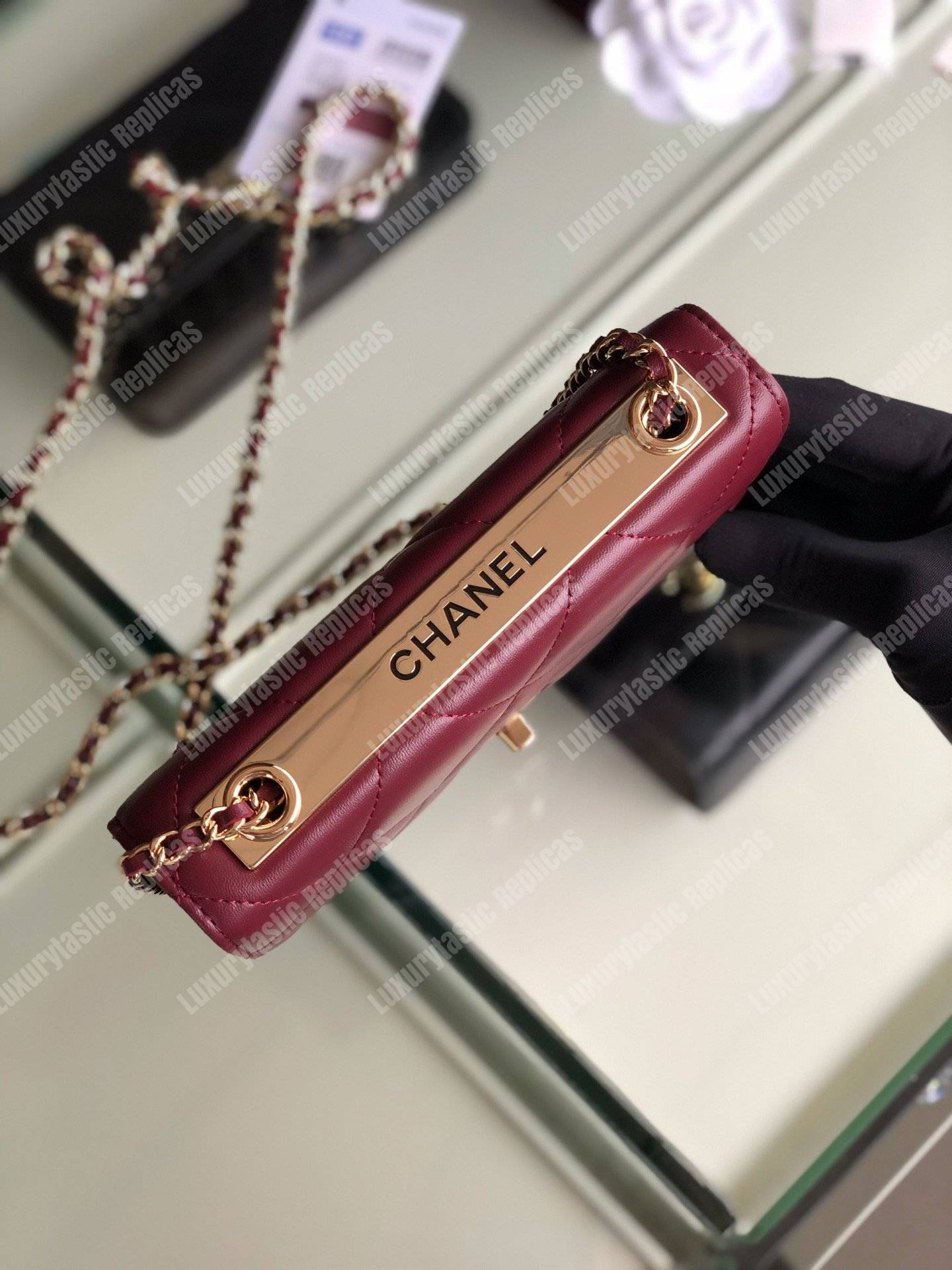 Ch*el wallet on chain – woc lambskin gold-toned metal maroon