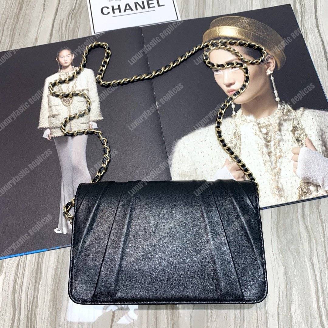 Ch*el wallet on chain – woc pleated lambskin black gold-toned