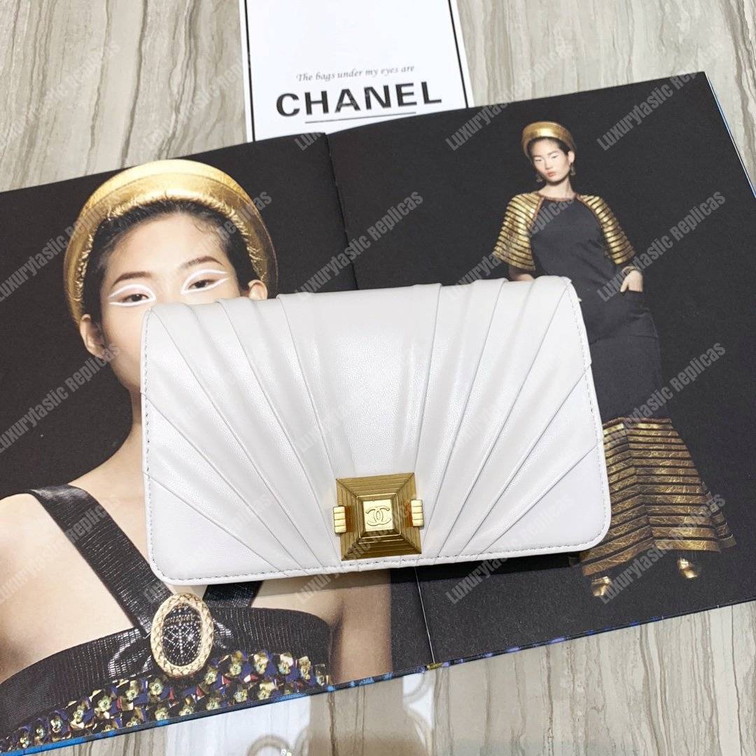 Ch*el wallet on chain – woc pleated lambskin white gold-toned